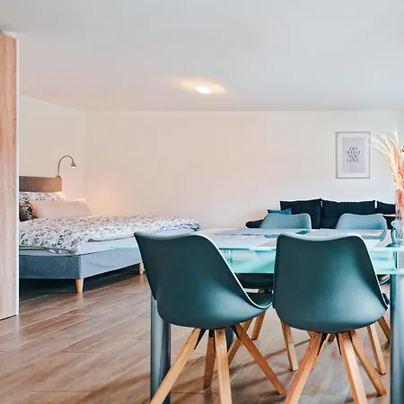 Apartment Shining In *