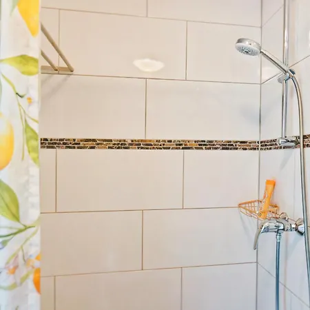 Shining In Apartman *