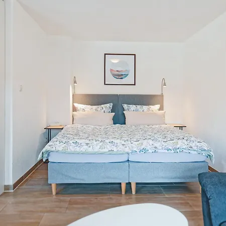 Apartment Shining In *